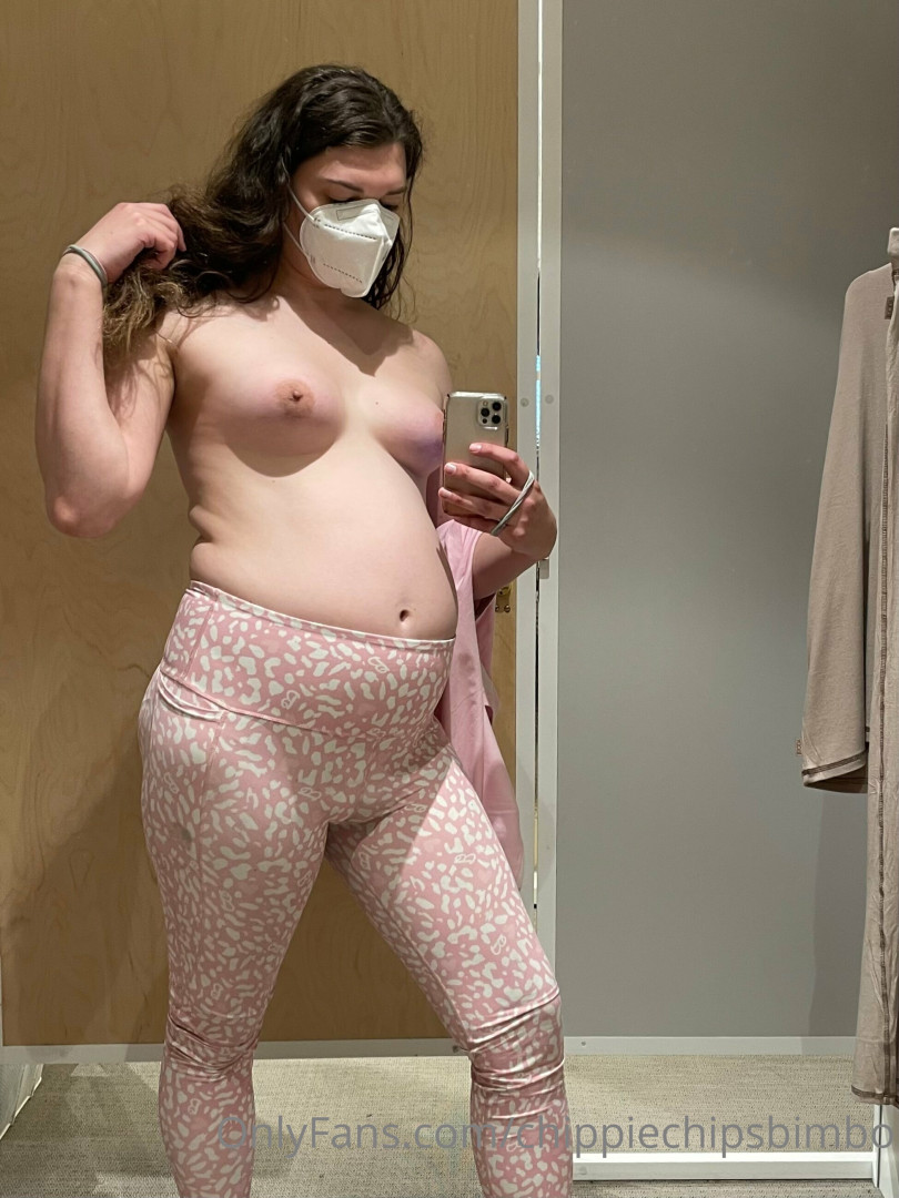 Photo by chippiechipsbimbo published on January 10,2024 22:47:54 - BestThots