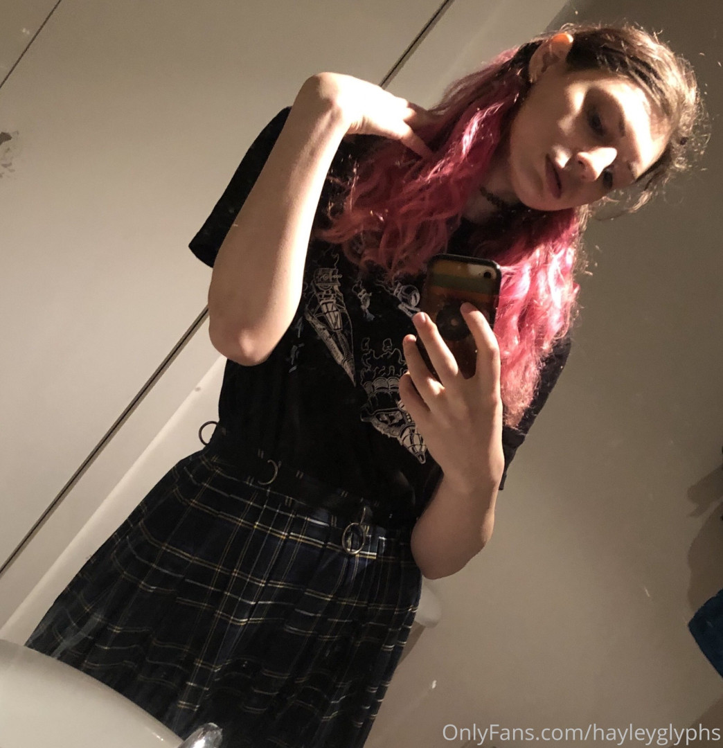 Photo by chippiechipsbimbo published on January 10,2024 22:47:57 - BestThots