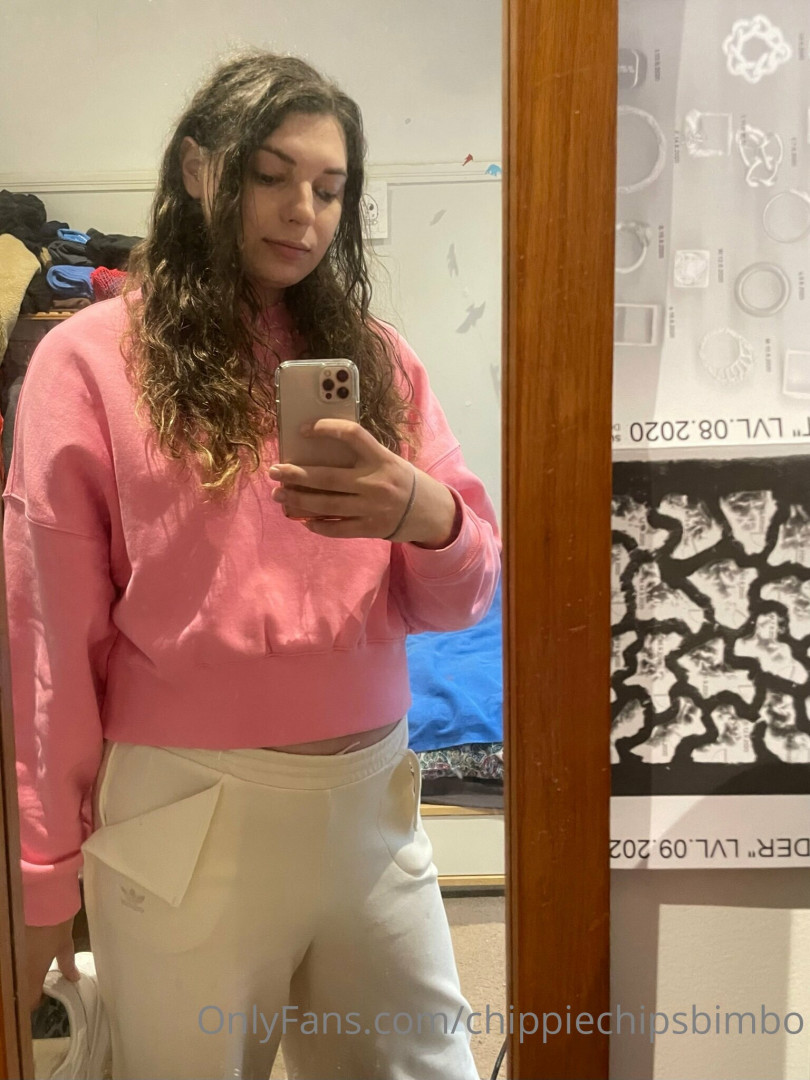 Photo by chippiechipsbimbo published on January 10,2024 22:47:59 - BestThots