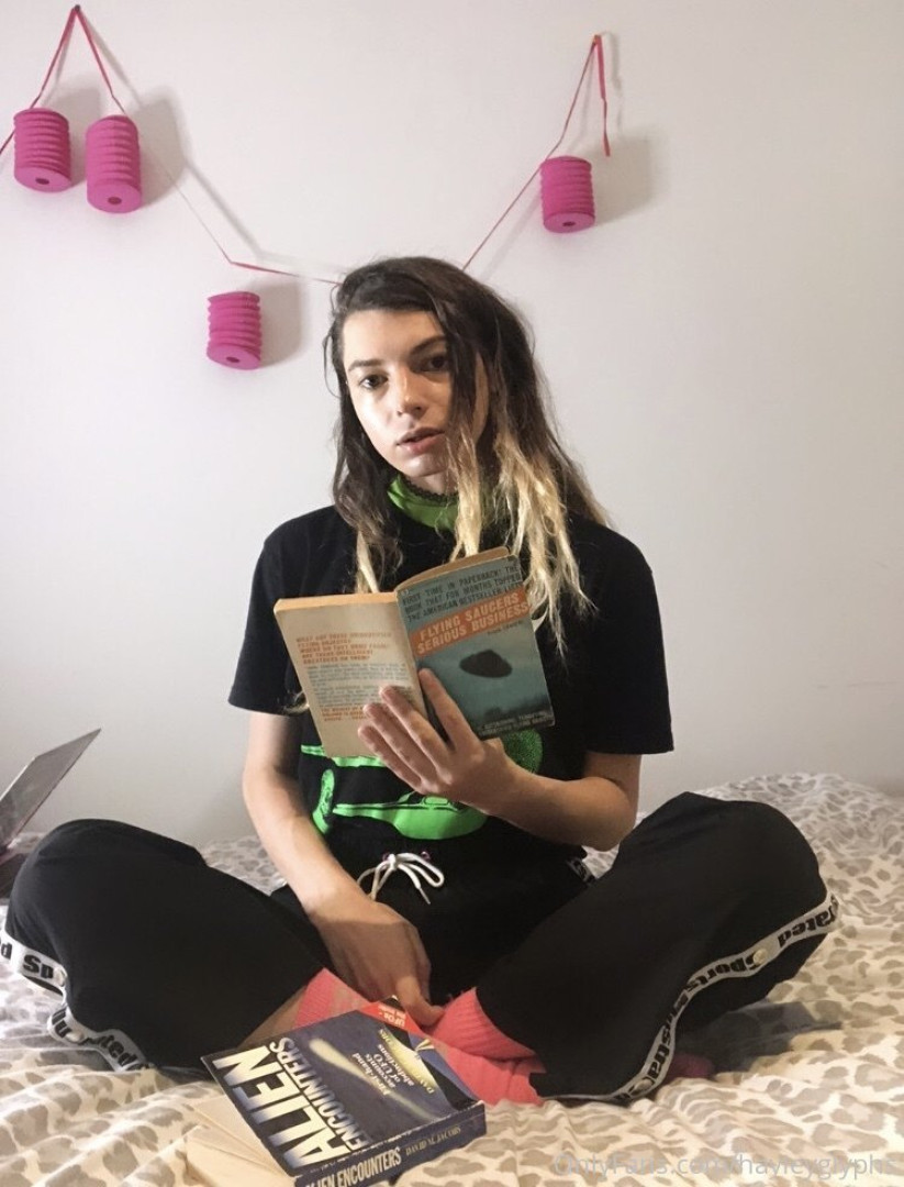 Photo by chippiechipsbimbo published on January 10,2024 22:48:21 - BestThots