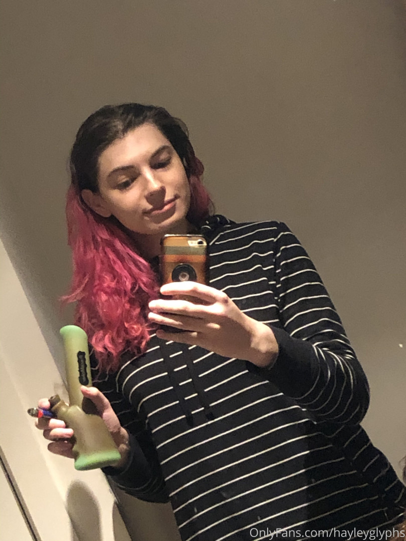 Photo by chippiechipsbimbo published on January 10,2024 22:48:59 - BestThots