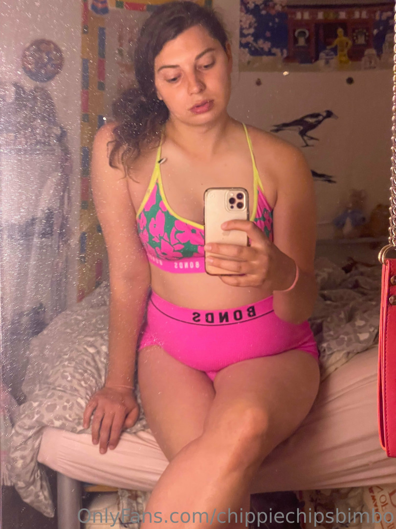 Photo by chippiechipsbimbo published on January 10,2024 22:49:41 - BestThots