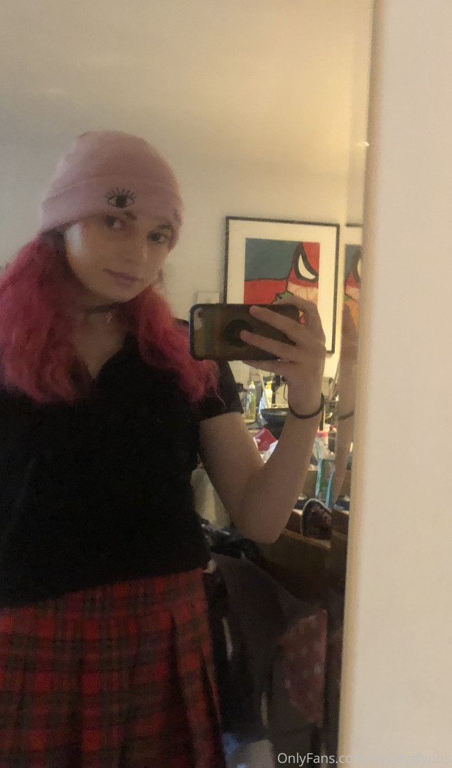 Photo by chippiechipsbimbo published on January 10,2024 22:50:43 - BestThots
