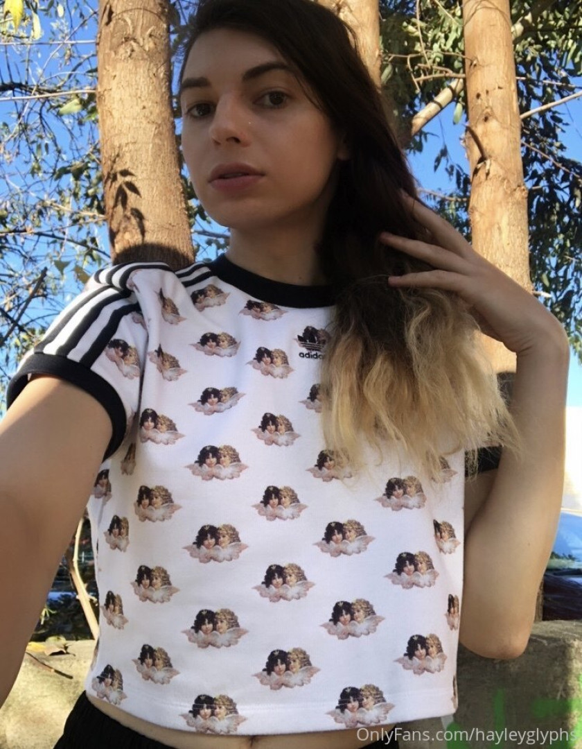 Photo by chippiechipsbimbo published on January 10,2024 22:51:05 - BestThots