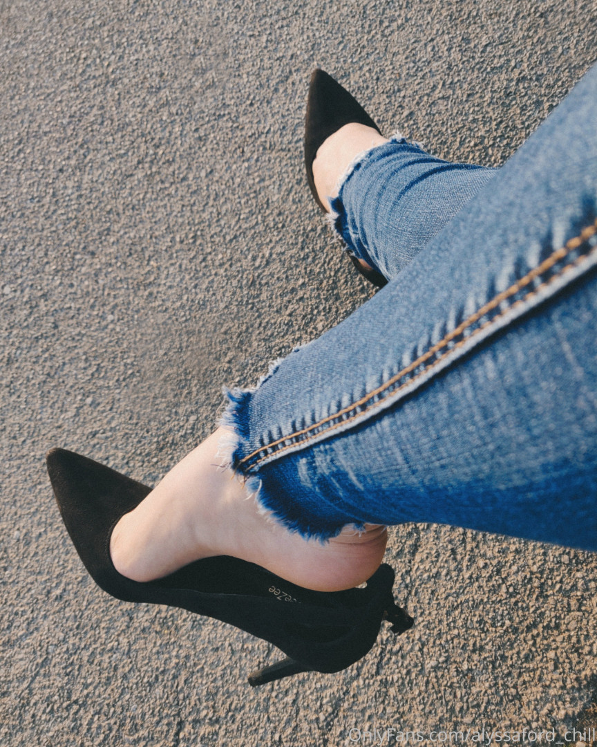 Photo by alyssaford_chill published on November 19,2023 21:40:32 - BestThots