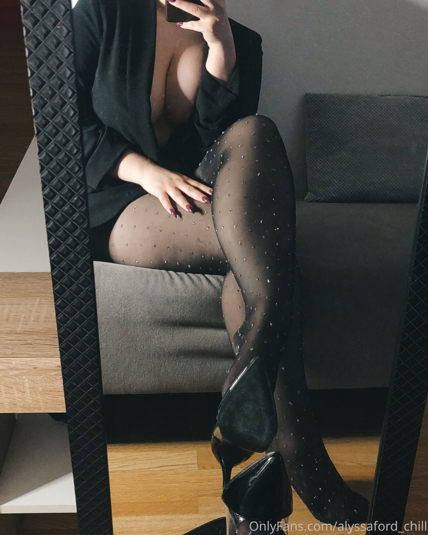 Photo by alyssaford_chill published on November 19,2023 21:41:27 - BestThots