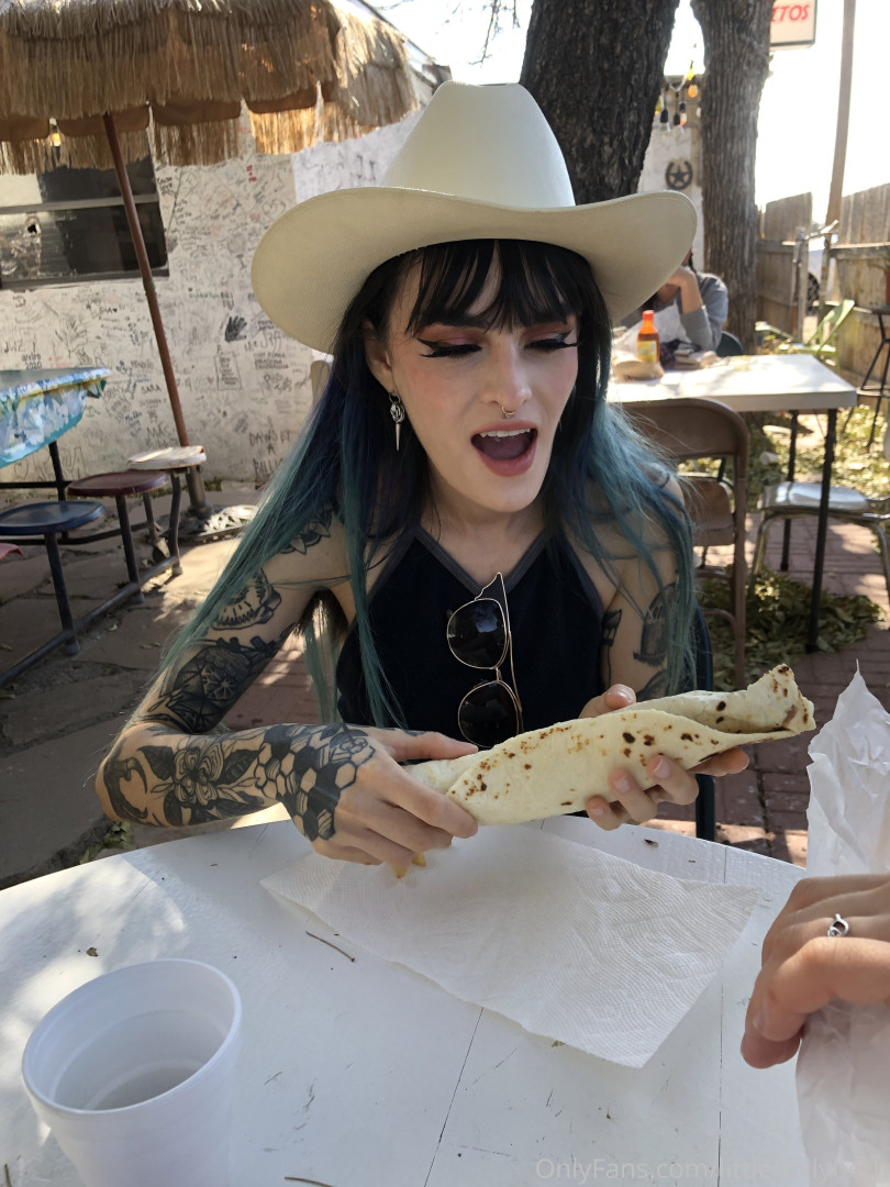 Photo by littlehollybeth published on June 22,2023 10:39:58 - BestThots