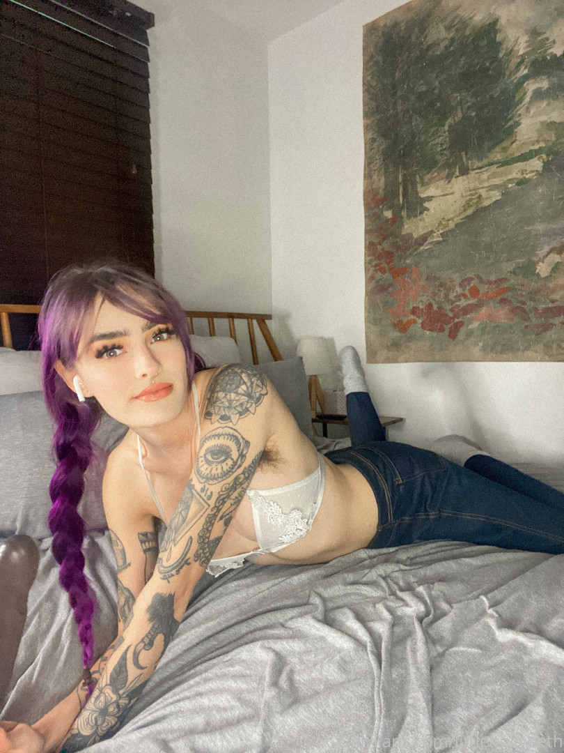 Photo by littlehollybeth published on June 22,2023 11:00:01 - BestThots