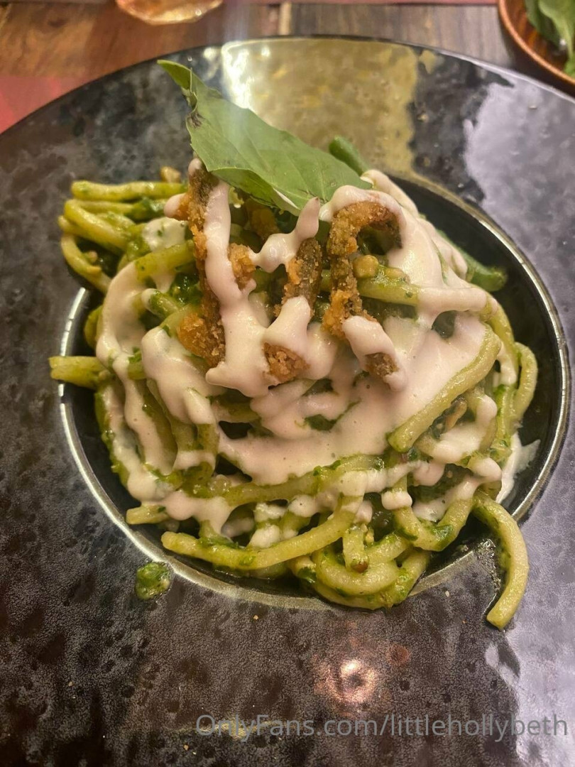 Photo by littlehollybeth published on June 22,2023 11:00:54 - BestThots