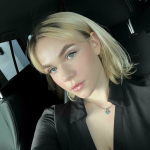 alicebrightt #1493601