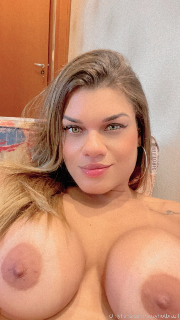 Photo by suzyhotbrazil published on October 16,2023 15:29:08 - BestThots