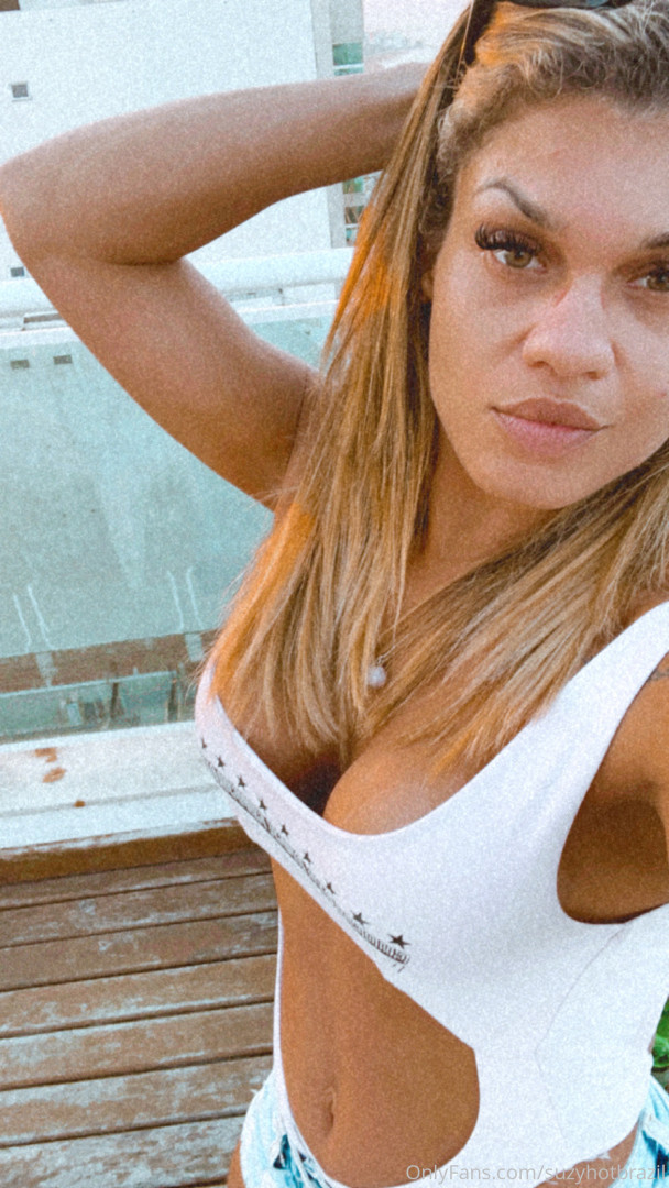 Photo by suzyhotbrazil published on October 16,2023 15:42:21 - BestThots