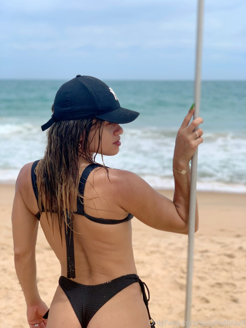 Photo by suzyhotbrazil published on October 16,2023 16:24:38 - BestThots