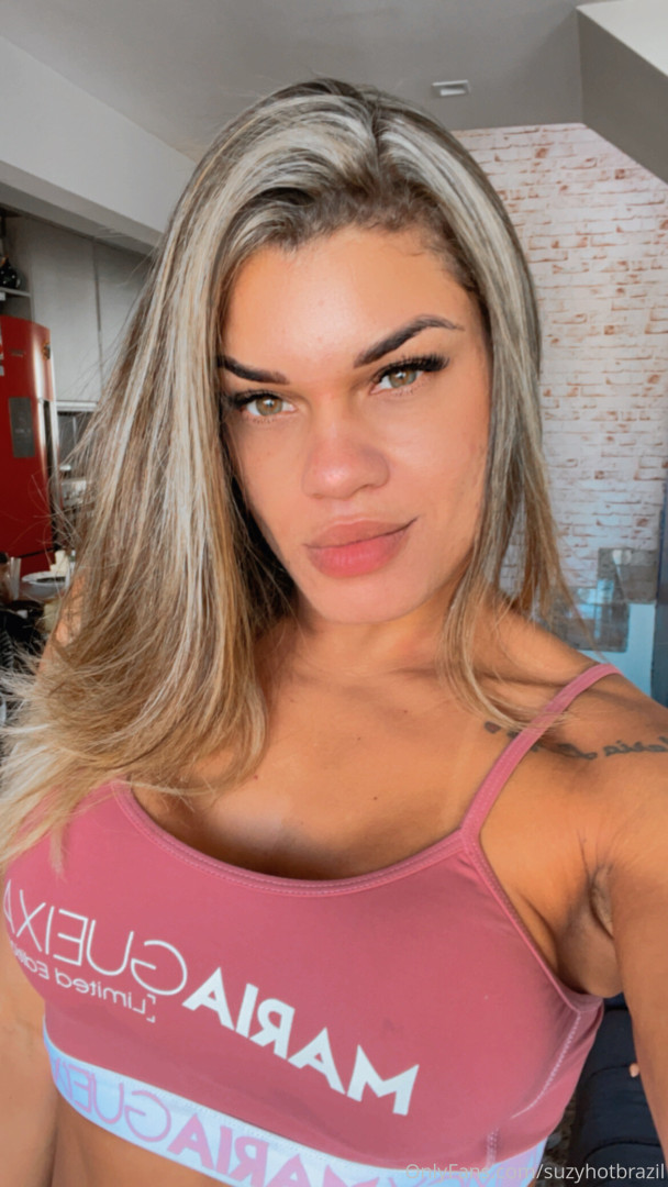 Photo by suzyhotbrazil published on October 16,2023 16:49:32 - BestThots