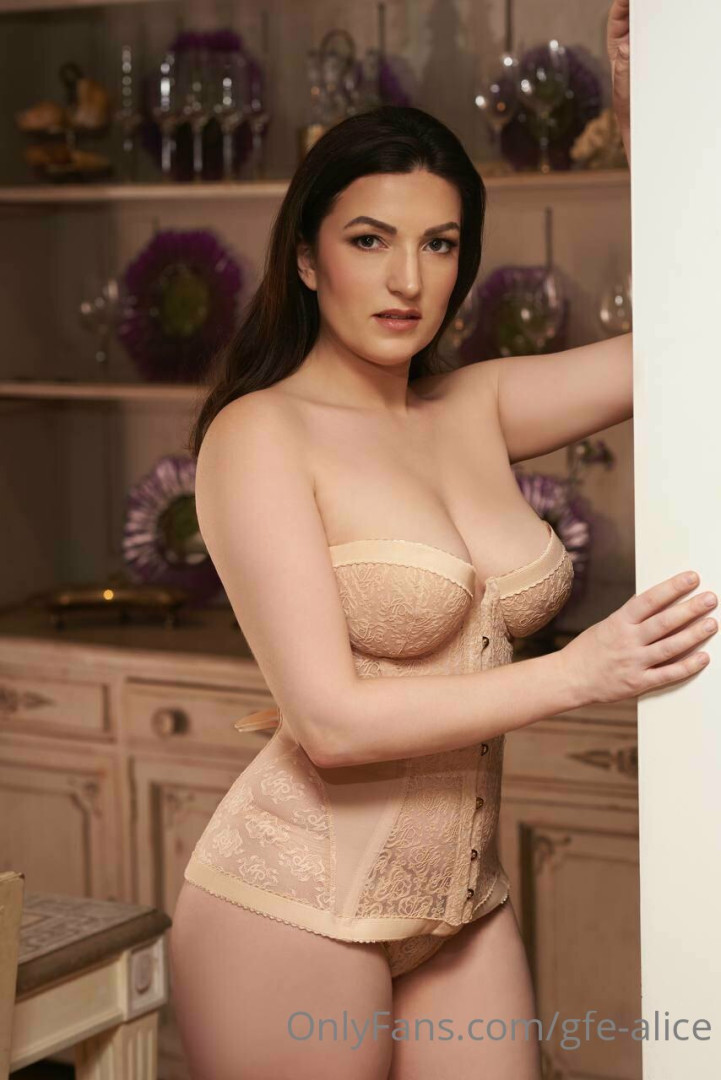 Photo by gfe-alice published on July 25,2023 17:47:11 - BestThots