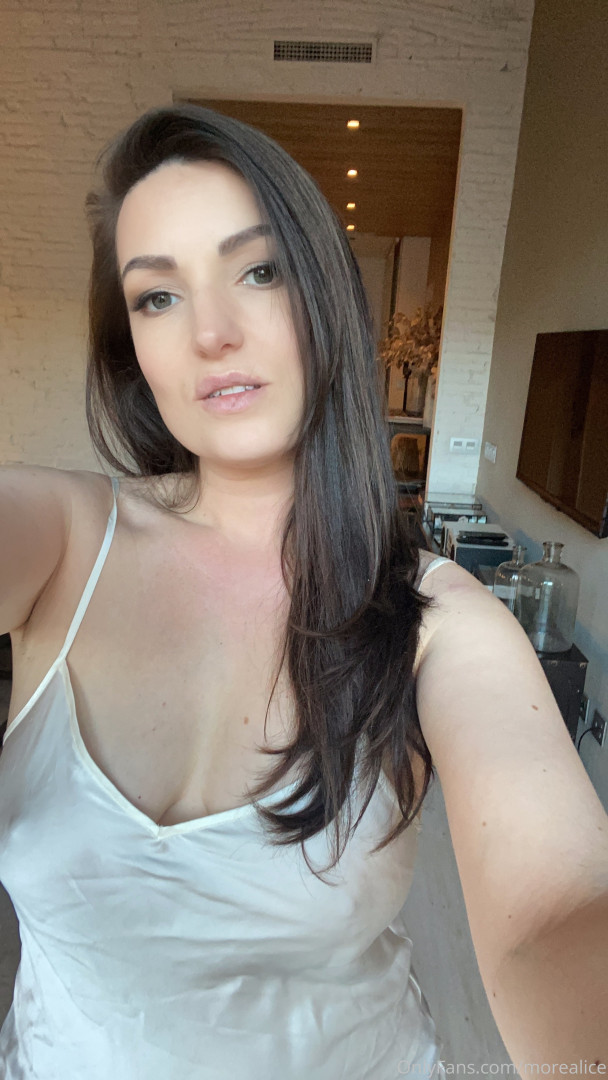 Photo by gfe-alice published on October 15,2023 09:53:51 - BestThots