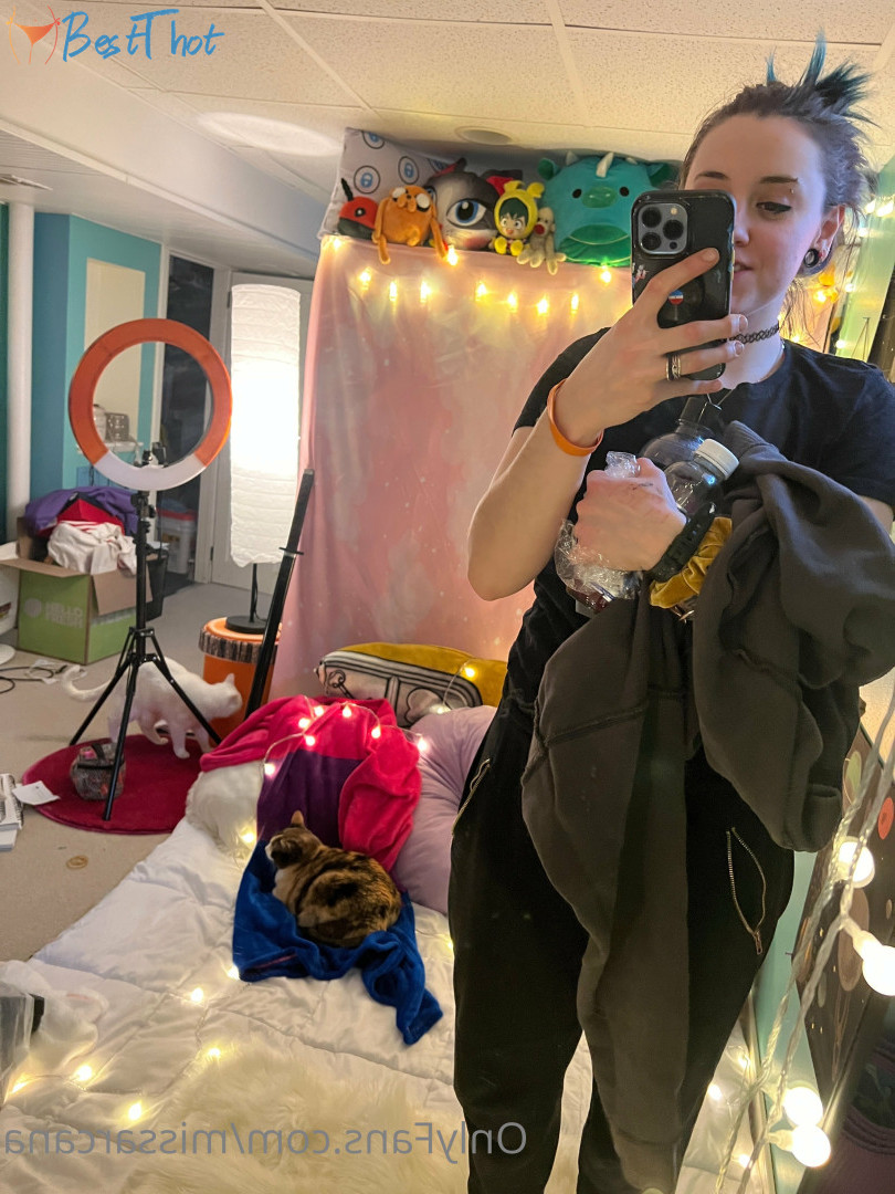 Photo by missarcana published on December 31,2024 20:19:57 - BestThots