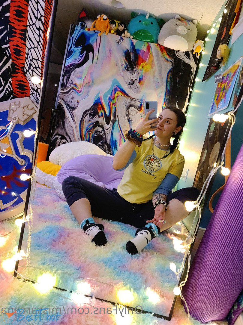 Photo by missarcana published on January 1,2025 19:20:14 - BestThots