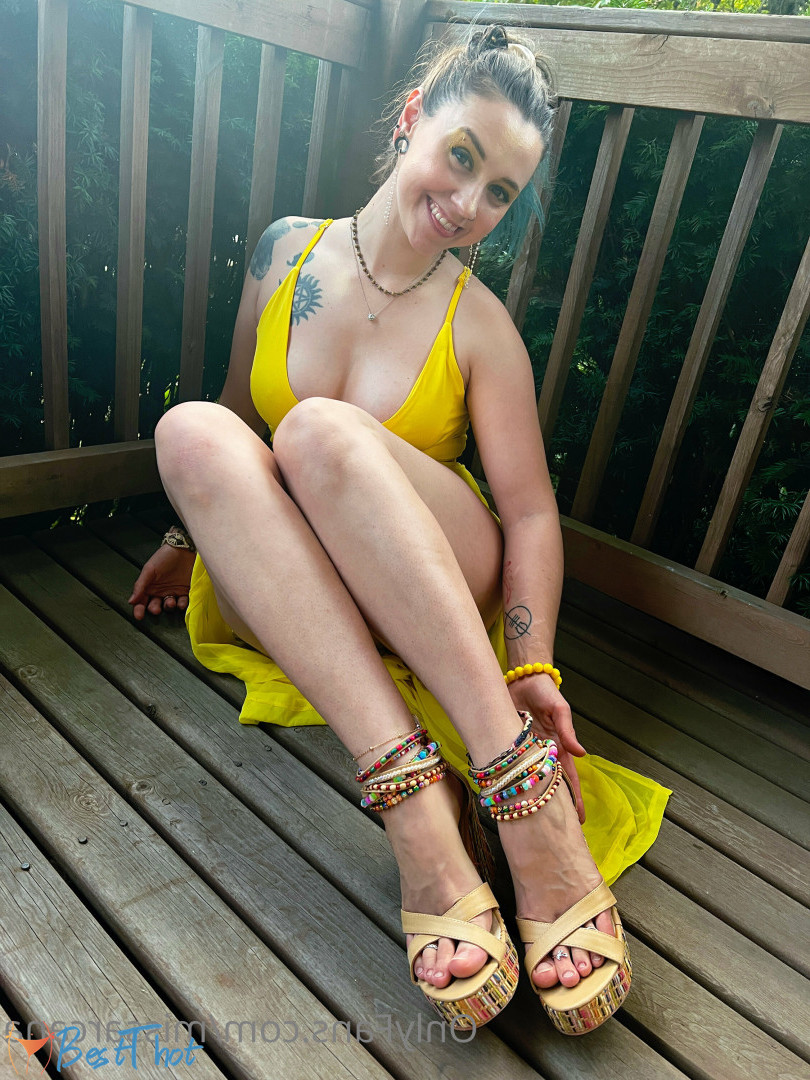 Photo by missarcana published on January 1,2025 20:21:42 - BestThots