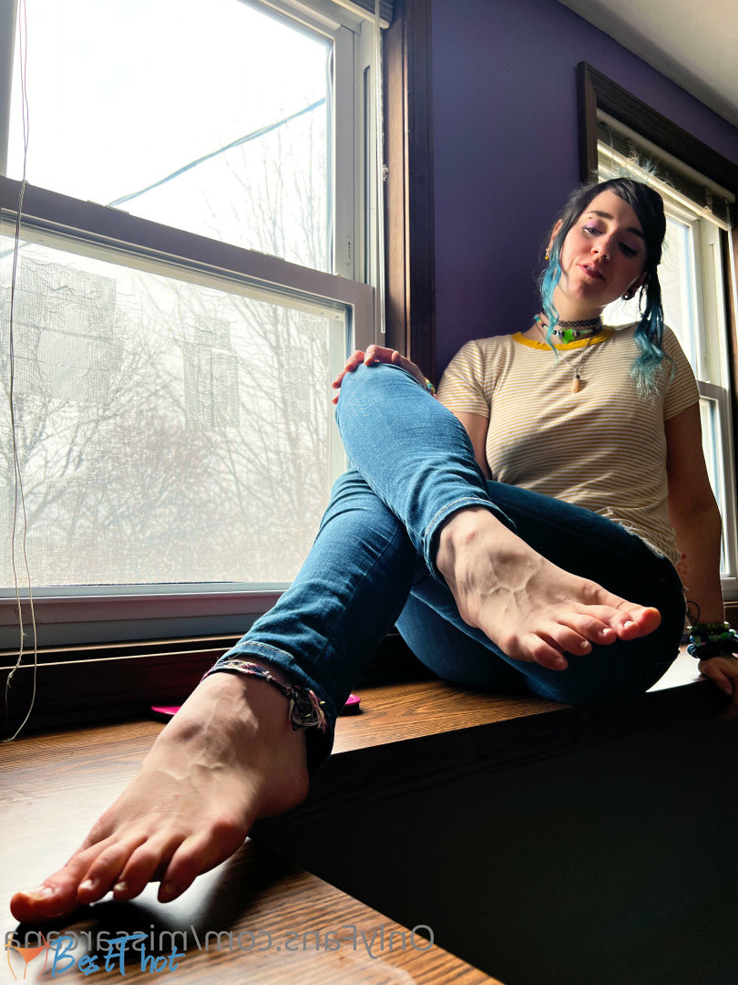 Photo by missarcana published on January 2,2025 00:17:26 - BestThots