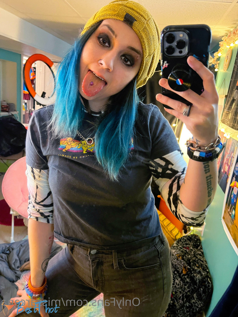 Photo by missarcana published on January 2,2025 01:31:35 - BestThots