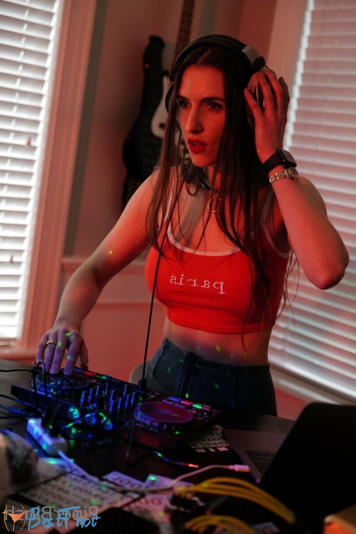 Photo by piperblushfree published on December 12,2024 09:31:33 - BestThots
