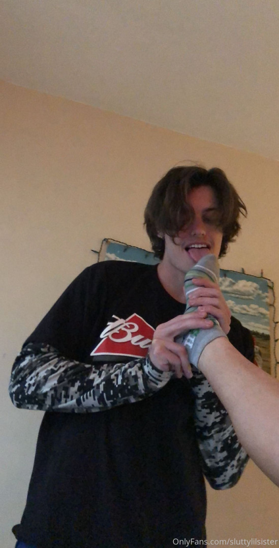 Photo by lil_ann3frank published on May 22,2023 21:32:55 - BestThots
