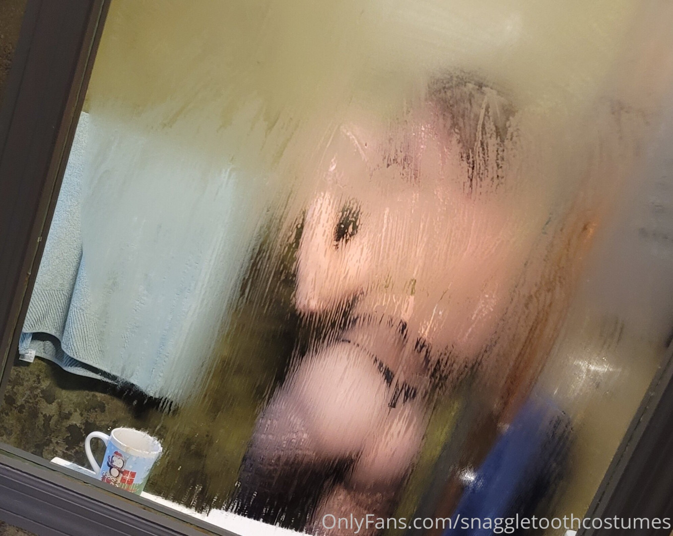 Photo by snaggletoothcostumes published on May 17,2023 21:04:52 - BestThots