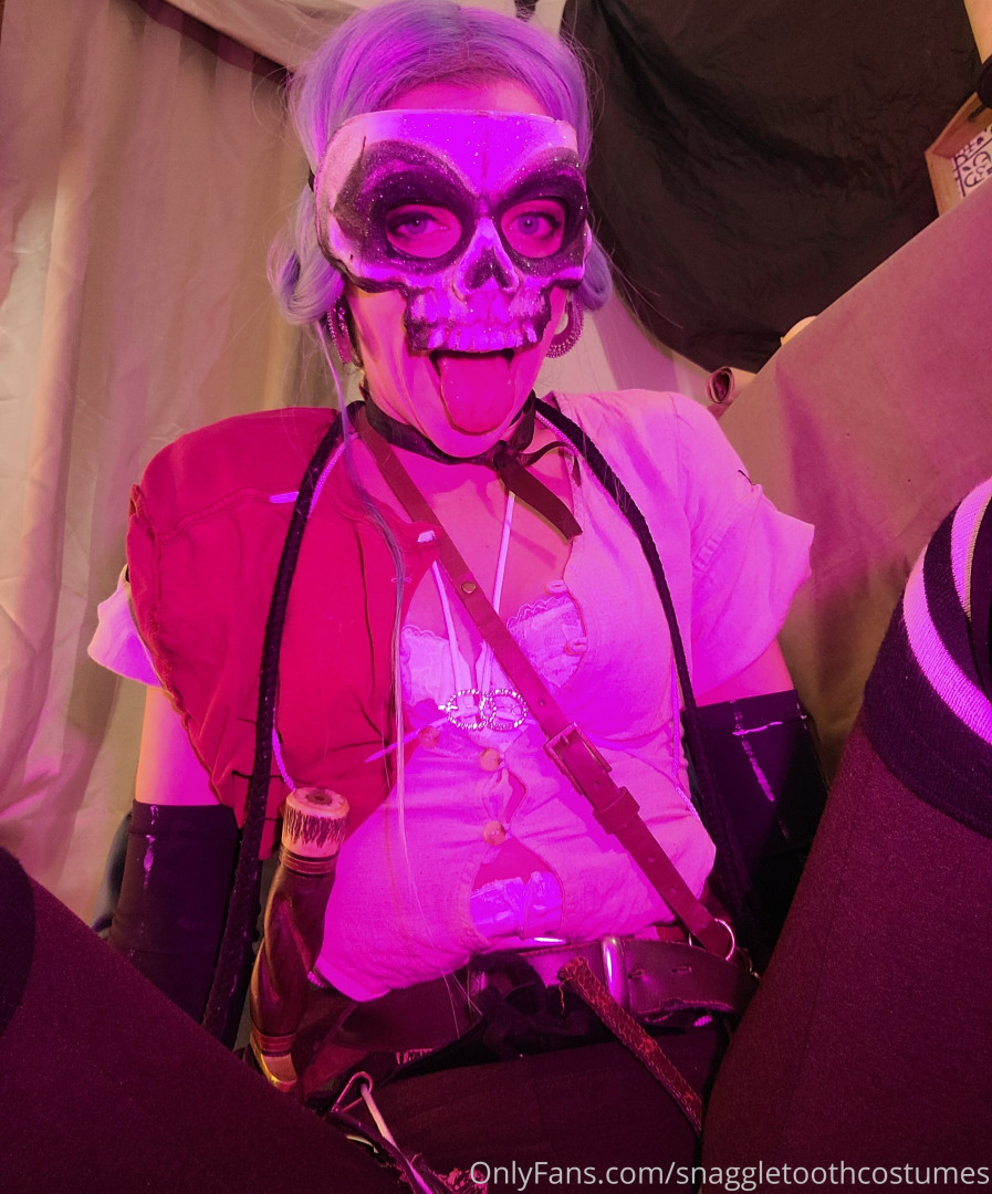 Photo by snaggletoothcostumes published on May 17,2023 21:07:10 - BestThots