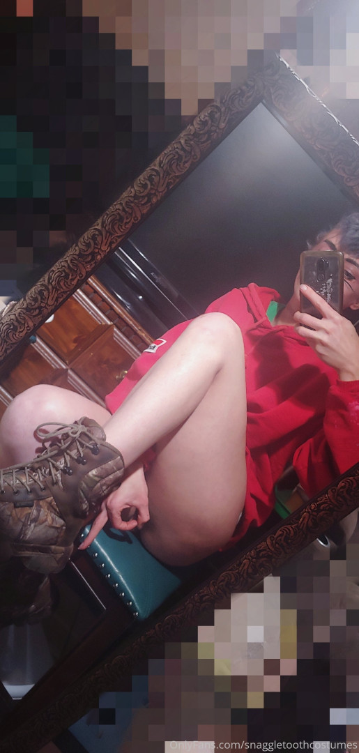 Photo by snaggletoothcostumes published on May 17,2023 21:09:30 - BestThots