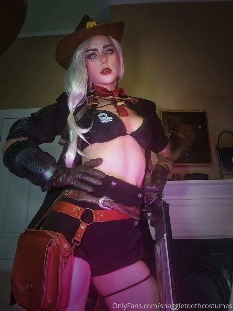 Photo by snaggletoothcostumes published on May 17,2023 21:11:08 - BestThots
