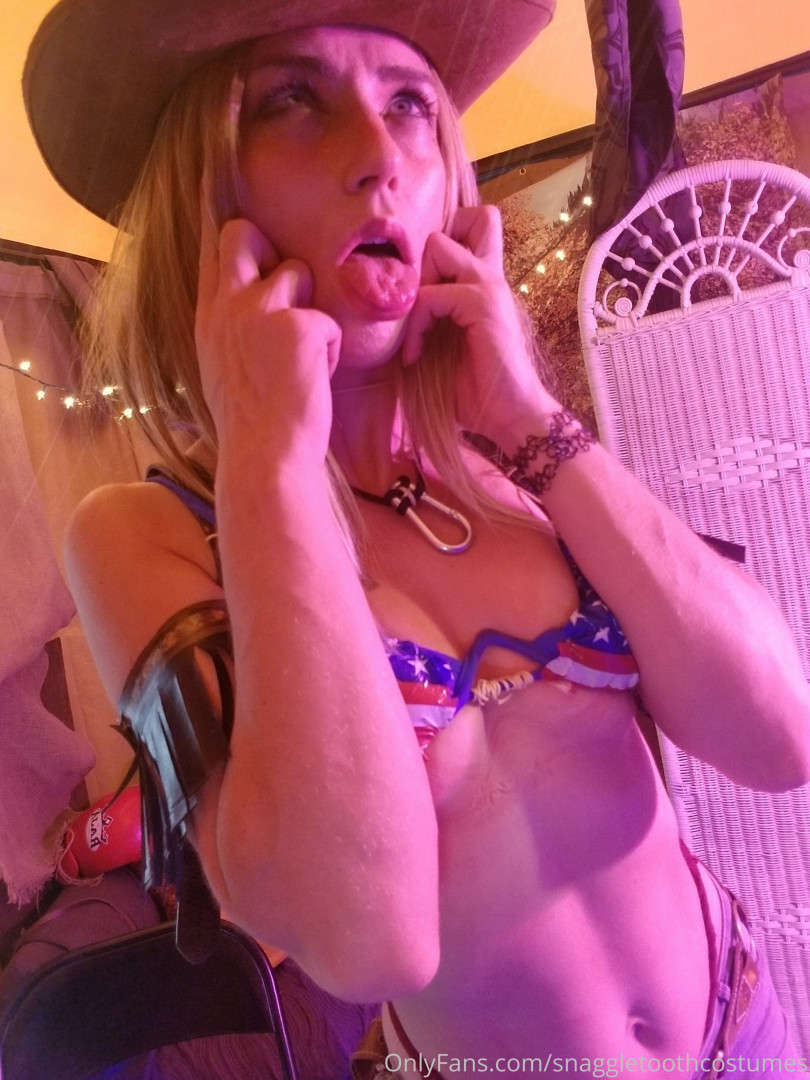 Photo by snaggletoothcostumes published on May 17,2023 21:15:15 - BestThots