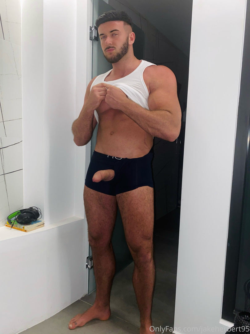 Photo by jakeherbert95 published on May 25,2023 04:34:05 - BestThots