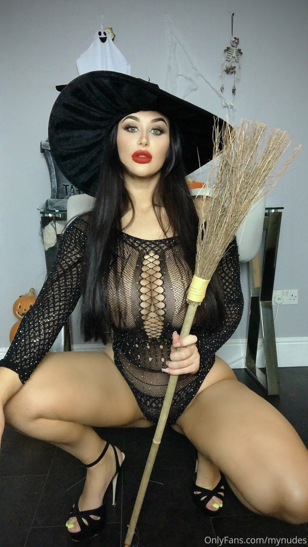 Photo by mynudes published on October 14,2023 02:59:48 - BestThots