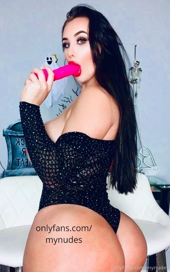 Photo by mynudes published on October 14,2023 07:38:04 - BestThots