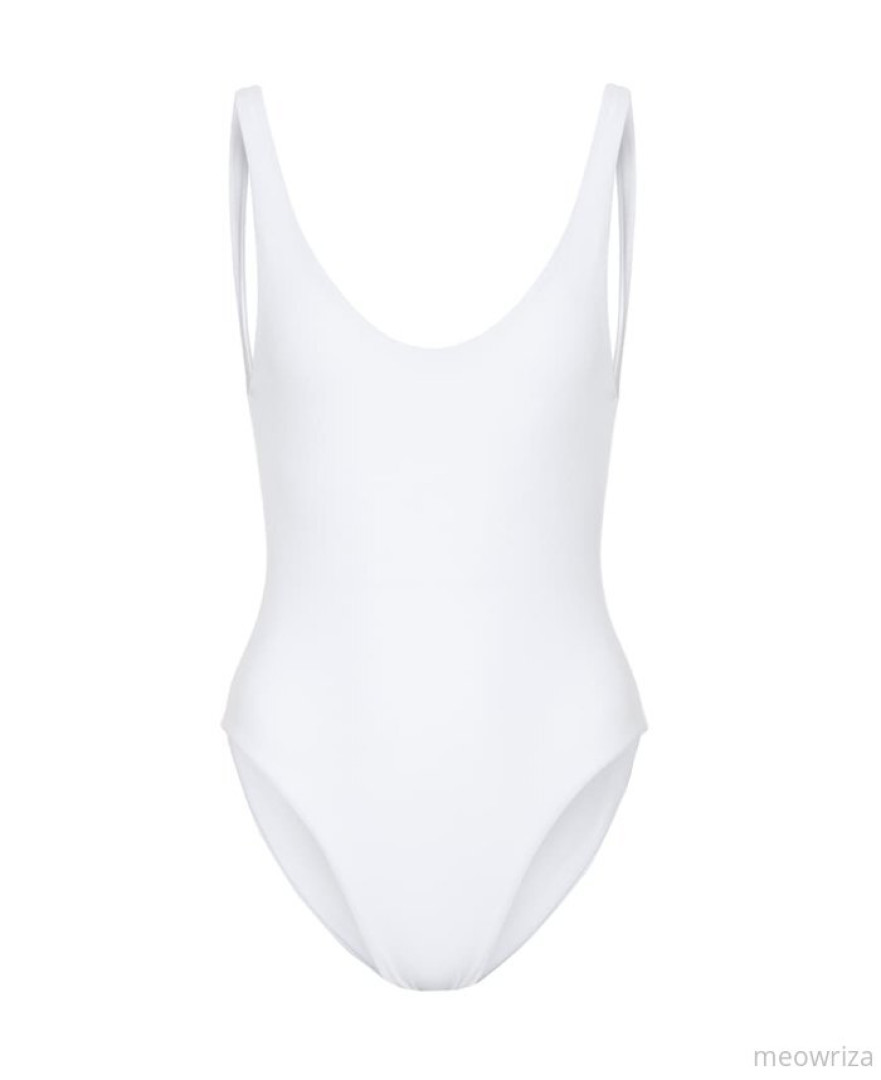 Photo by meowriza published on October 16,2023 09:09:31 - BestThots