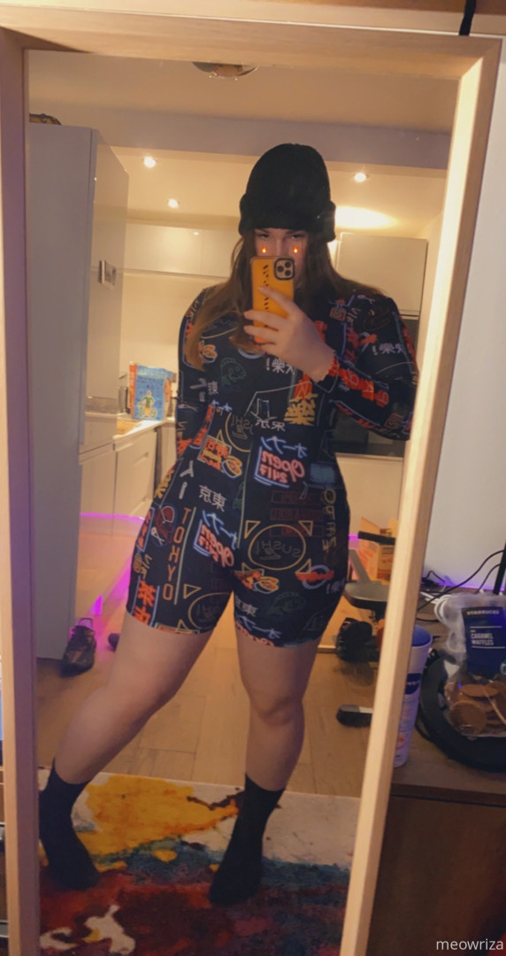 Photo by meowriza published on October 16,2023 09:30:28 - BestThots