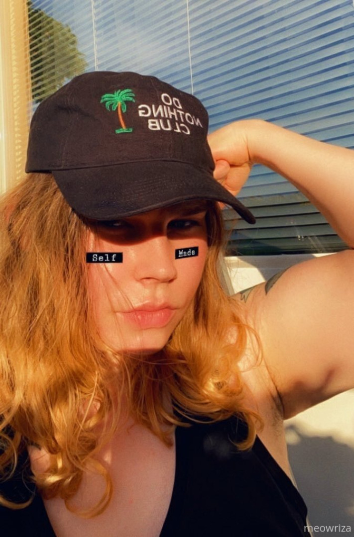 Photo by meowriza published on October 16,2023 09:36:12 - BestThots