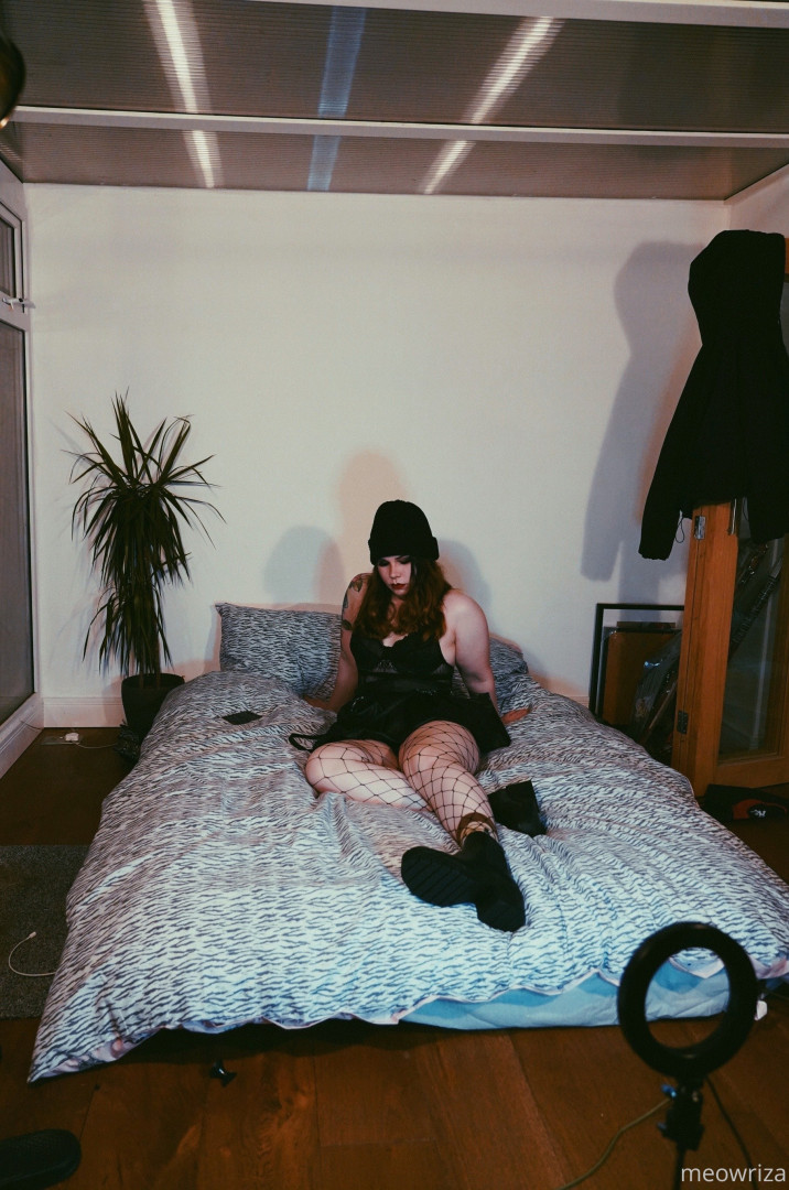 Photo by meowriza published on October 16,2023 09:41:42 - BestThots