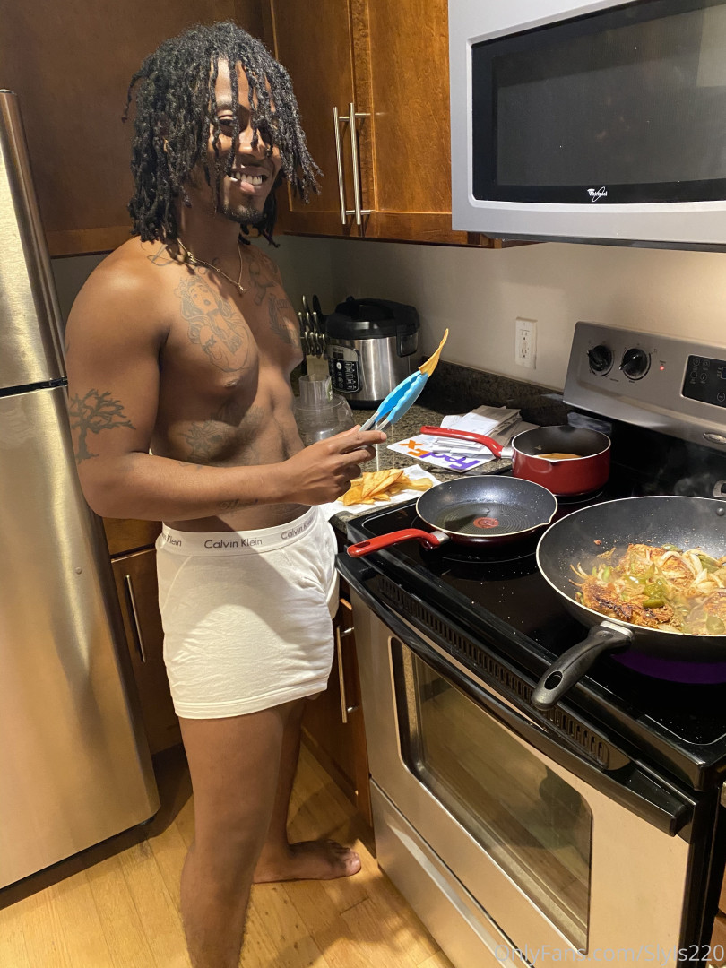 Photo by slyis220 published on May 17,2023 22:16:39 - BestThots