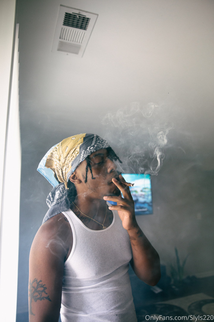 Photo by slyis220 published on May 17,2023 22:17:15 - BestThots