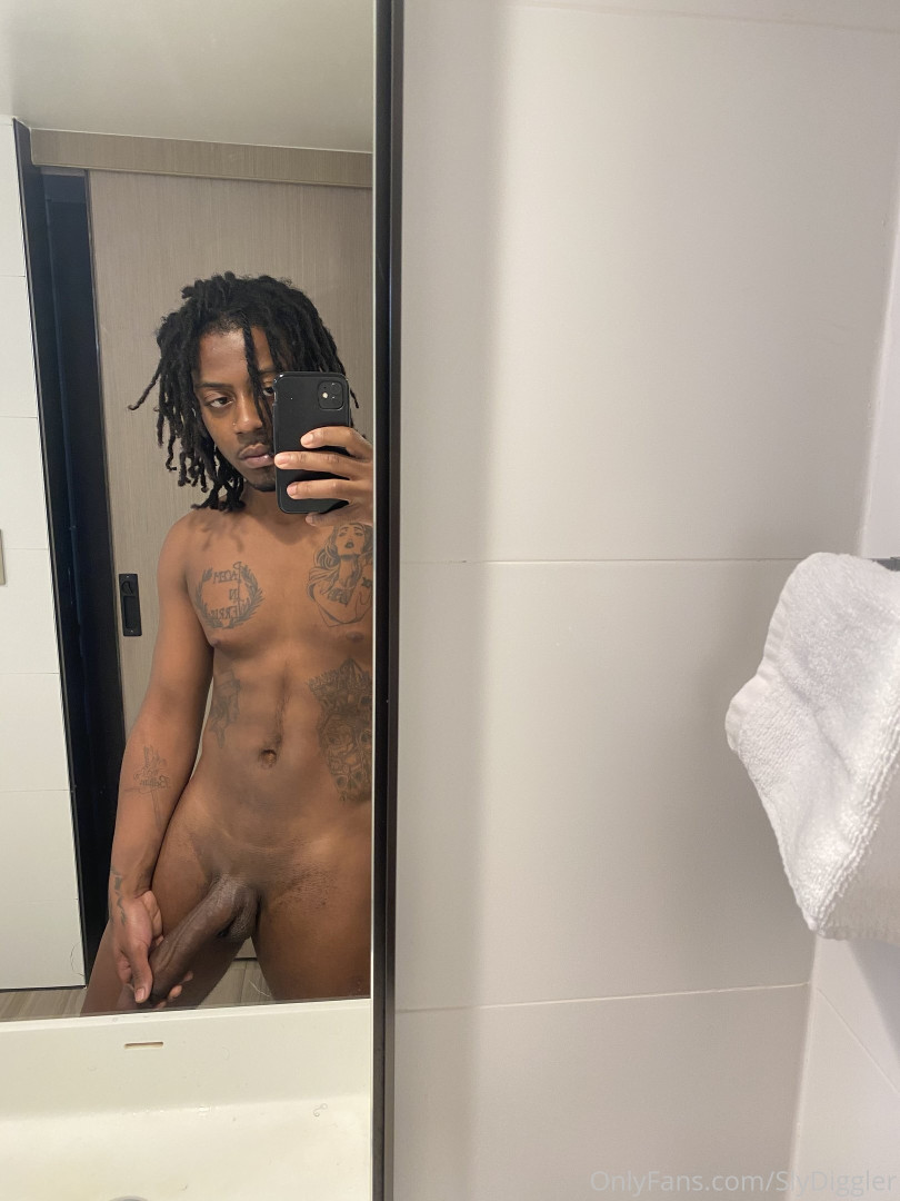 Photo by slyis220 published on May 17,2023 22:17:17 - BestThots