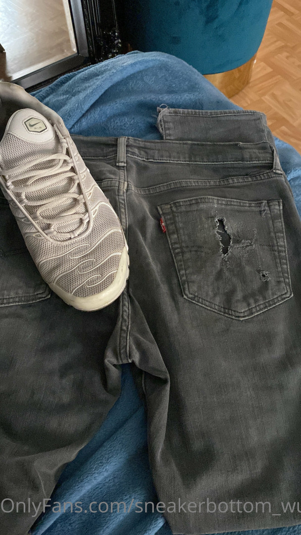 Photo by sneakerbottom_wue published on May 17,2023 20:59:58 - BestThots