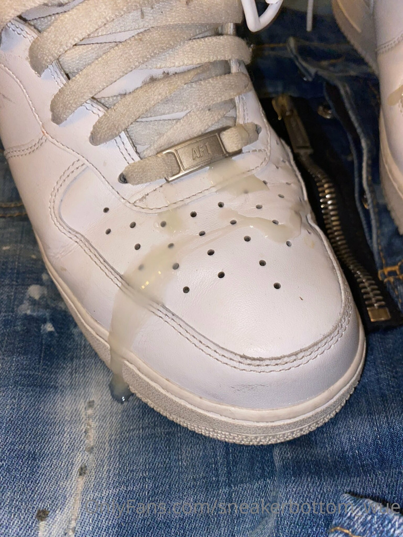 Photo by sneakerbottom_wue published on May 17,2023 20:59:59 - BestThots