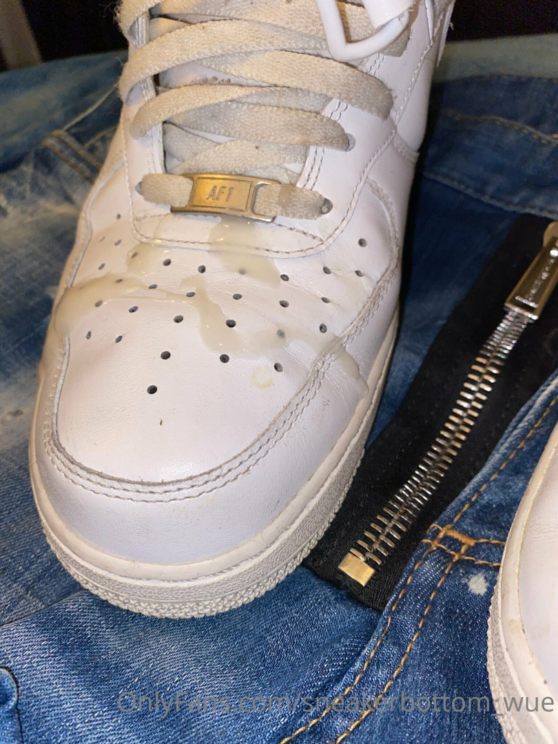 Photo by sneakerbottom_wue published on May 17,2023 21:00:08 - BestThots