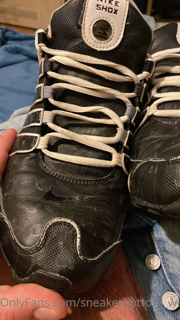 Photo by sneakerbottom_wue published on May 17,2023 21:00:15 - BestThots