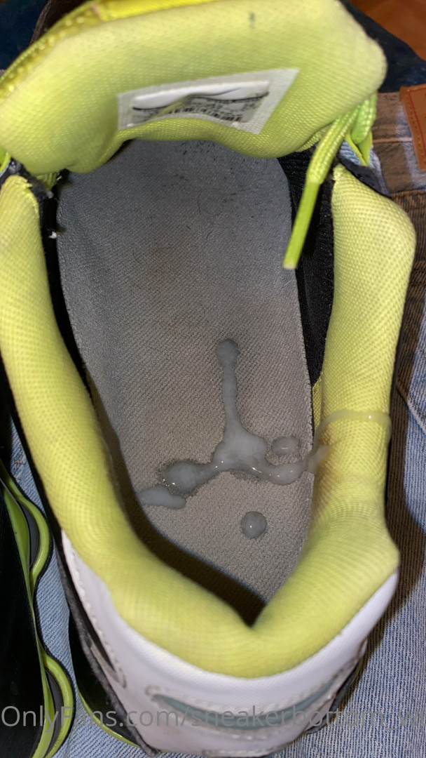 Photo by sneakerbottom_wue published on May 17,2023 21:00:17 - BestThots