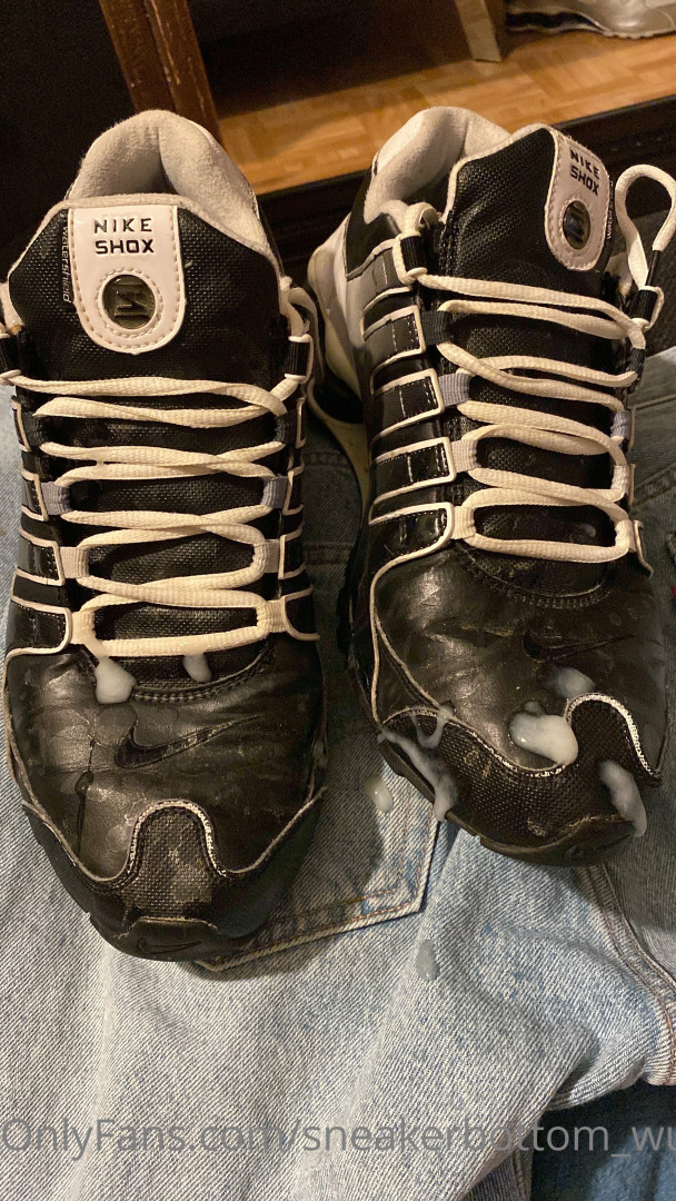 Photo by sneakerbottom_wue published on May 17,2023 21:00:20 - BestThots