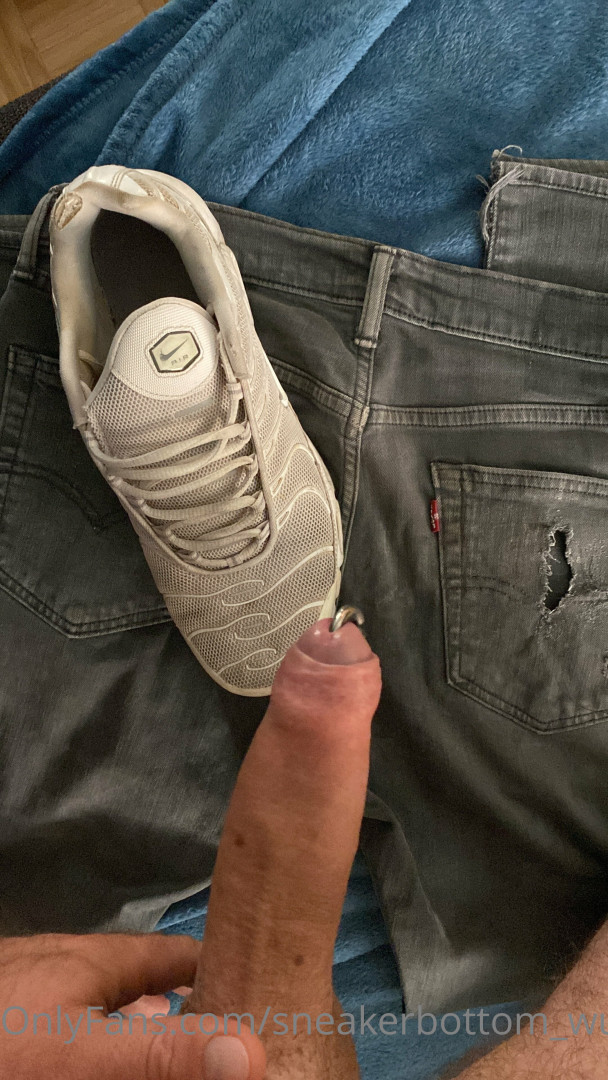 Photo by sneakerbottom_wue published on May 17,2023 21:00:22 - BestThots