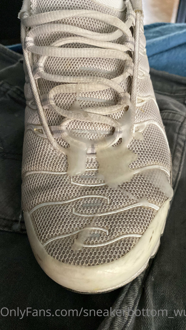 Photo by sneakerbottom_wue published on May 17,2023 21:00:25 - BestThots